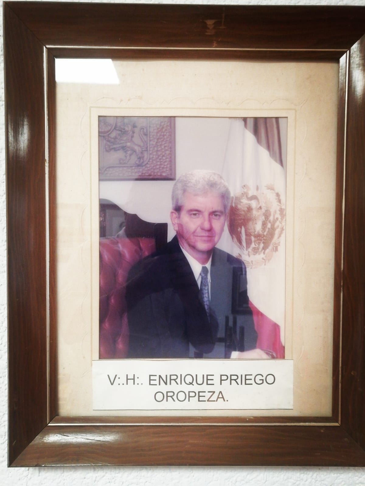 V:.H:.Enrique Priego Oropeza - Gobernador interino (1 de enero - 31 de diciembre de 2001)